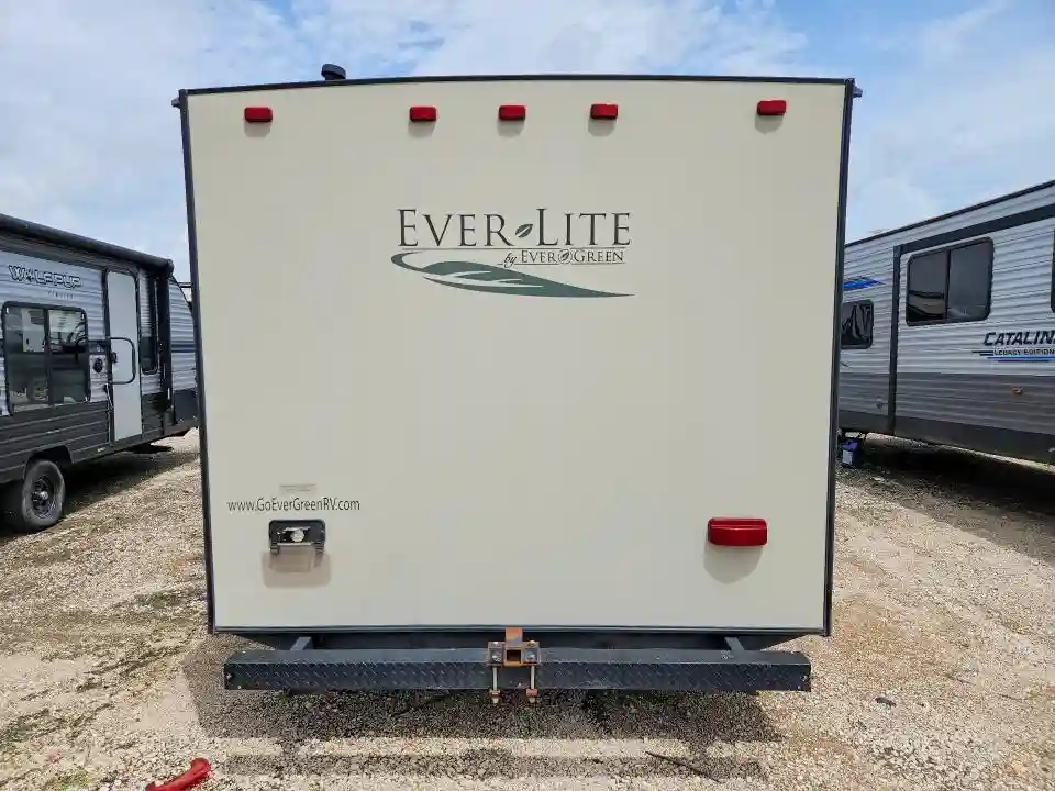 5ZWTE2826A1000100 2010 EVERLITE-5