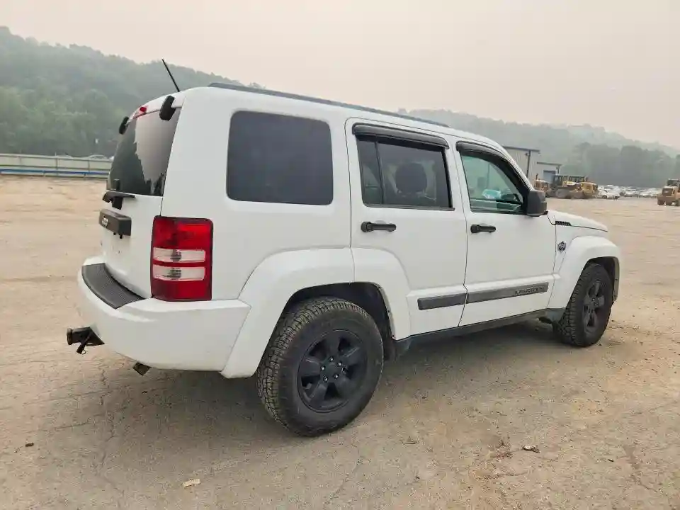 1C4PJMAK0CW125911 2012 JEEP LIBERTY-2