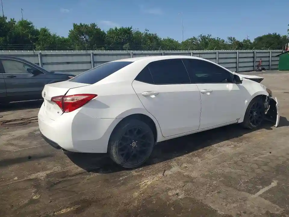 5YFBURHE4JP776446 2018 TOYOTA COROLLA-2