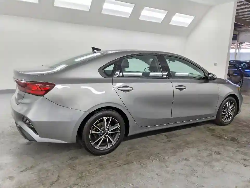 3KPF24AD7NE501513 2022 KIA FORTE-2