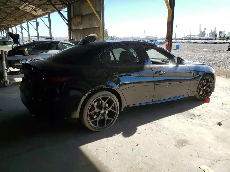 ZARFAMBN5M7647584 2021 ALFA ROMEO GIULIA-2