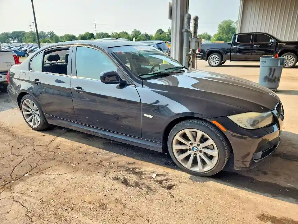 WBAPH7G53BNM55039 2011 BMW 3 SERIES-3