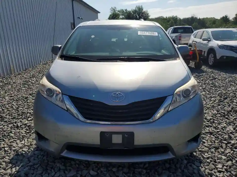 5TDKK3DC0BS053323 2011 TOYOTA SIENNA-4