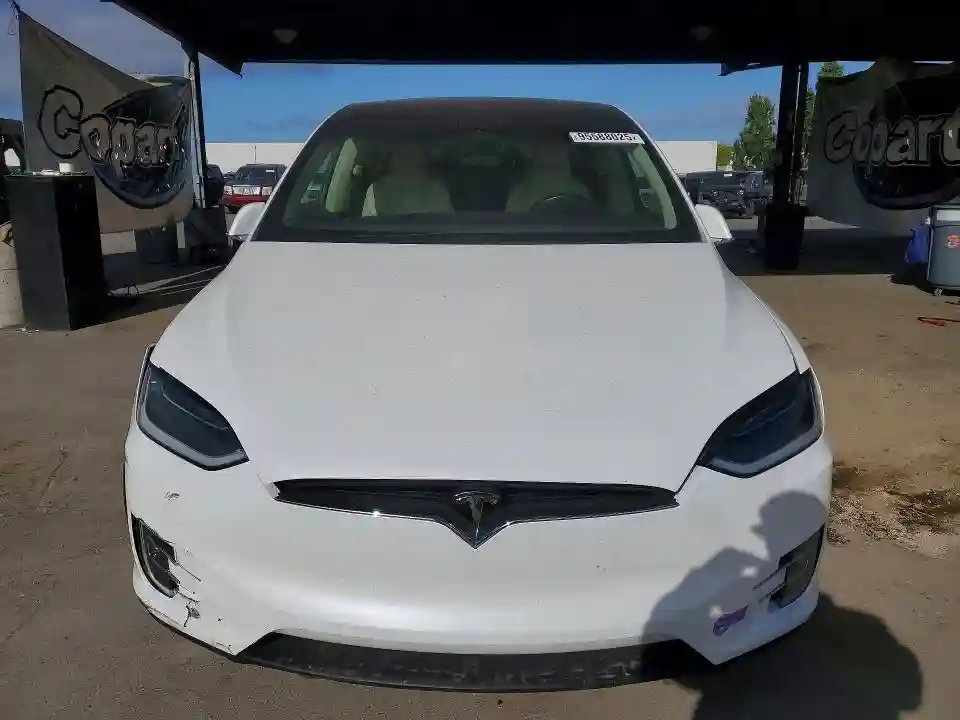 5YJXCBE28JF141476 2018 TESLA MODEL X-4