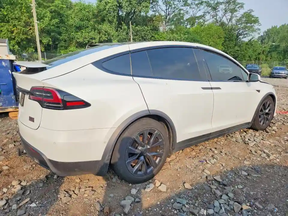 7SAXCBE67NF338344 2022 TESLA MODEL X-2