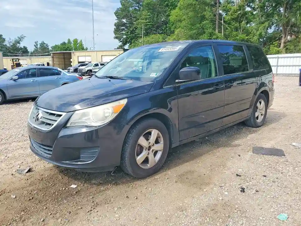 2V4RW3D1XAR280260 2010 VOLKSWAGEN ROUTAN-0