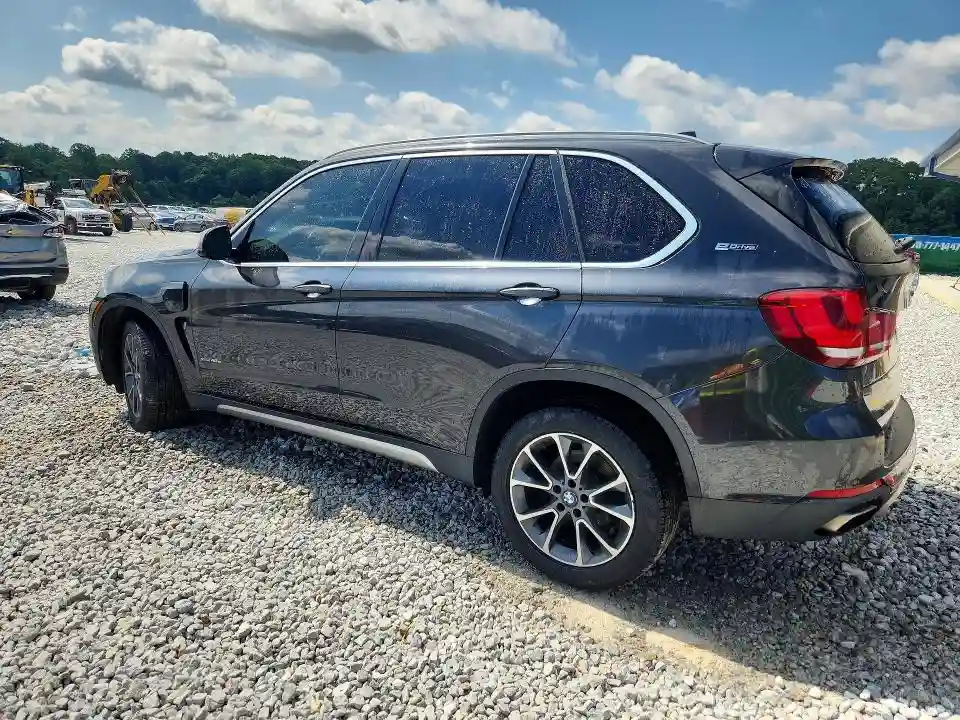 5UXKT0C58J0V98233 2018 BMW X5-1