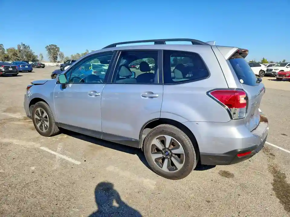 JF2SJAGC3JH410761 2018 SUBARU FORESTER-1