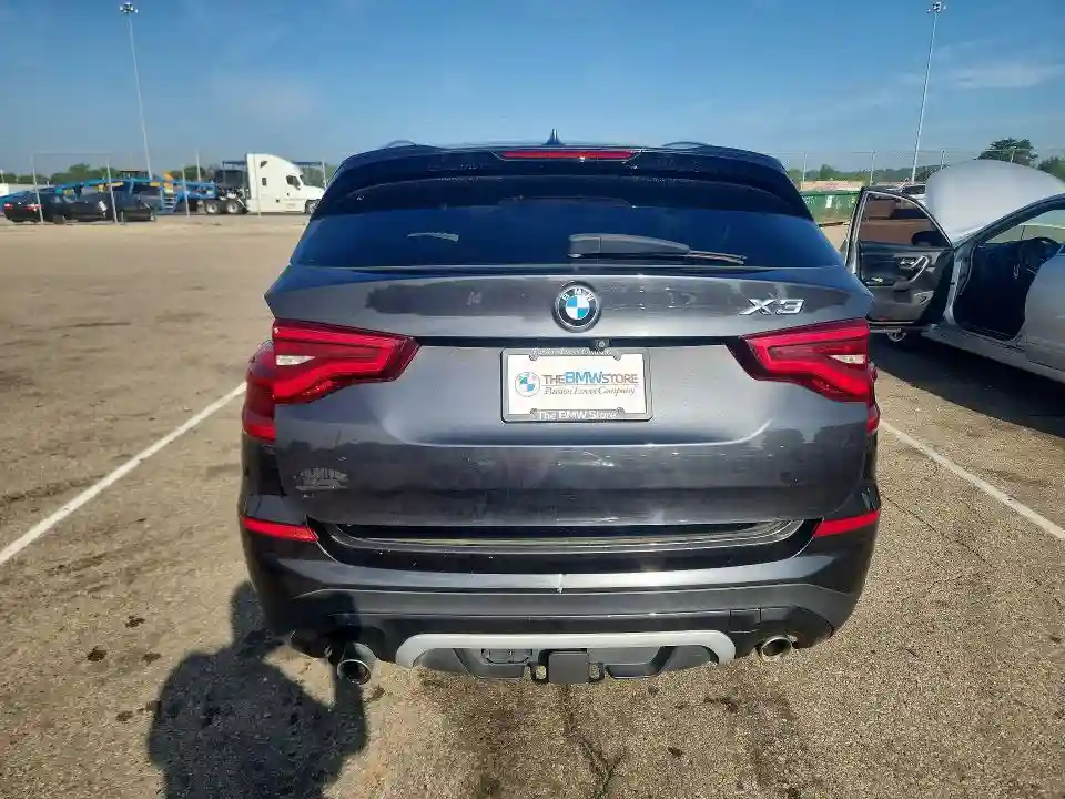 5UXTR9C50JLC82558 2018 BMW X3-5