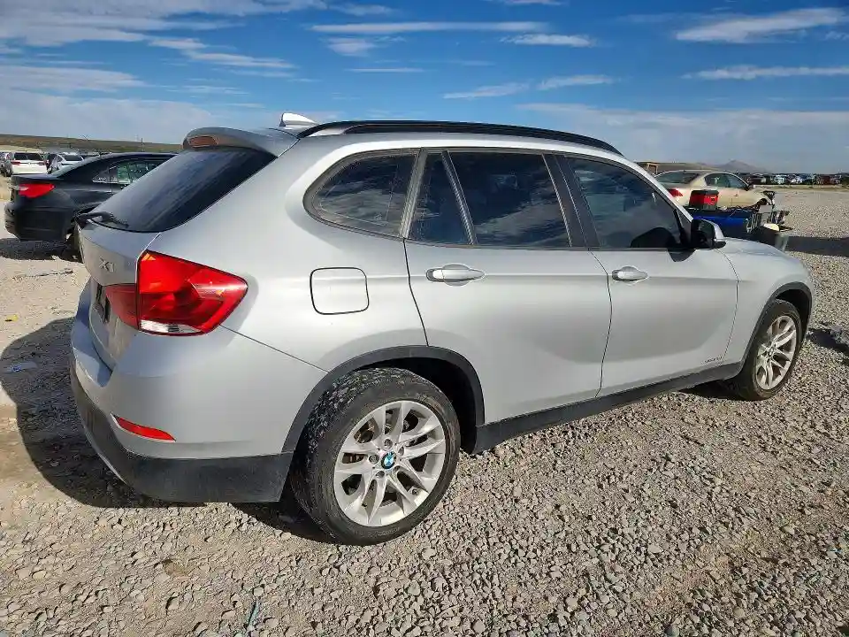 WBAVL1C56FVY39878 2015 BMW X1-2