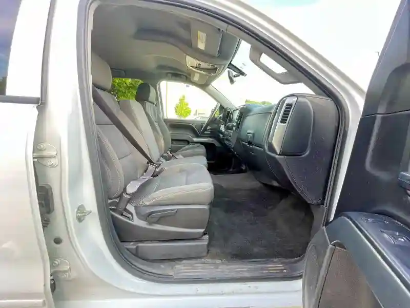 3GCUKREC8HG163585 2017 CHEVROLET SILVERADO-4