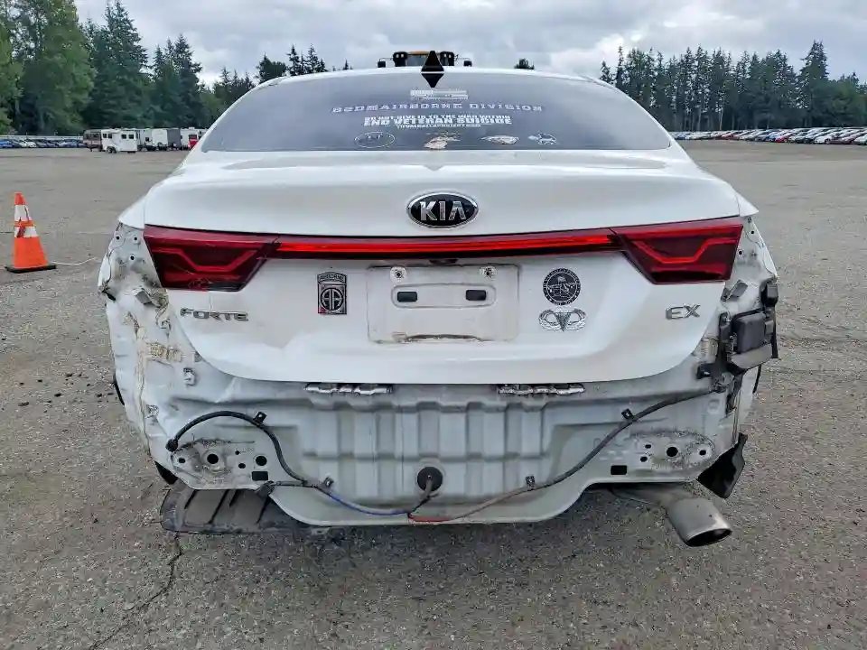 3KPF54AD6KE032787 2019 KIA FORTE-5
