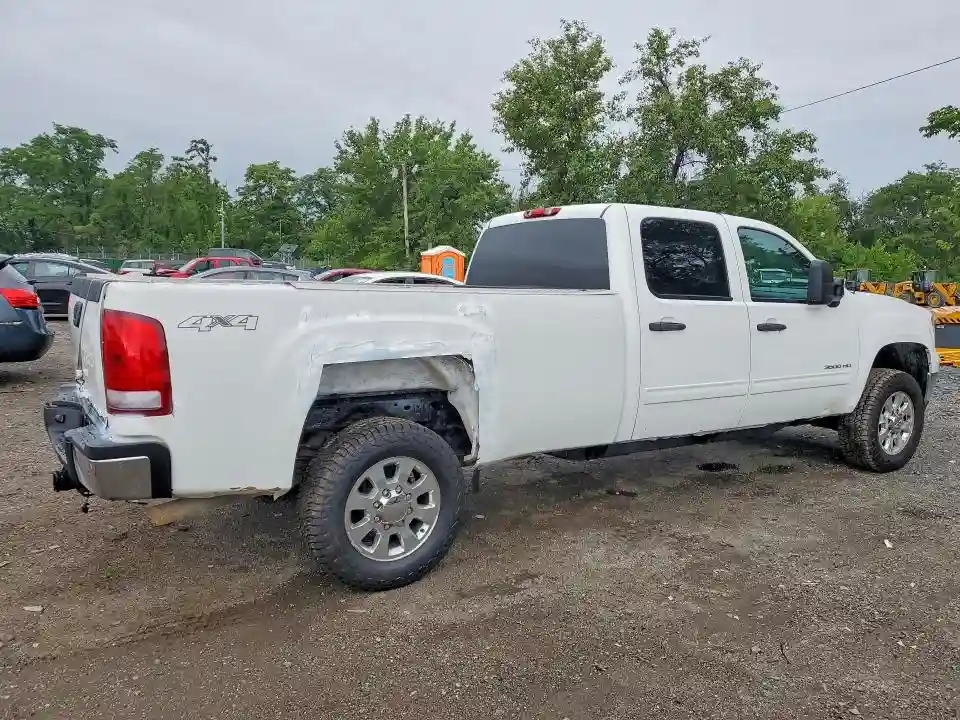 1GT423EGXEF130035 2014 GMC SIERRA-2