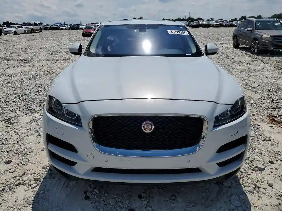 SADCK2GX0KA390654 2019 JAGUAR F-PACE-4