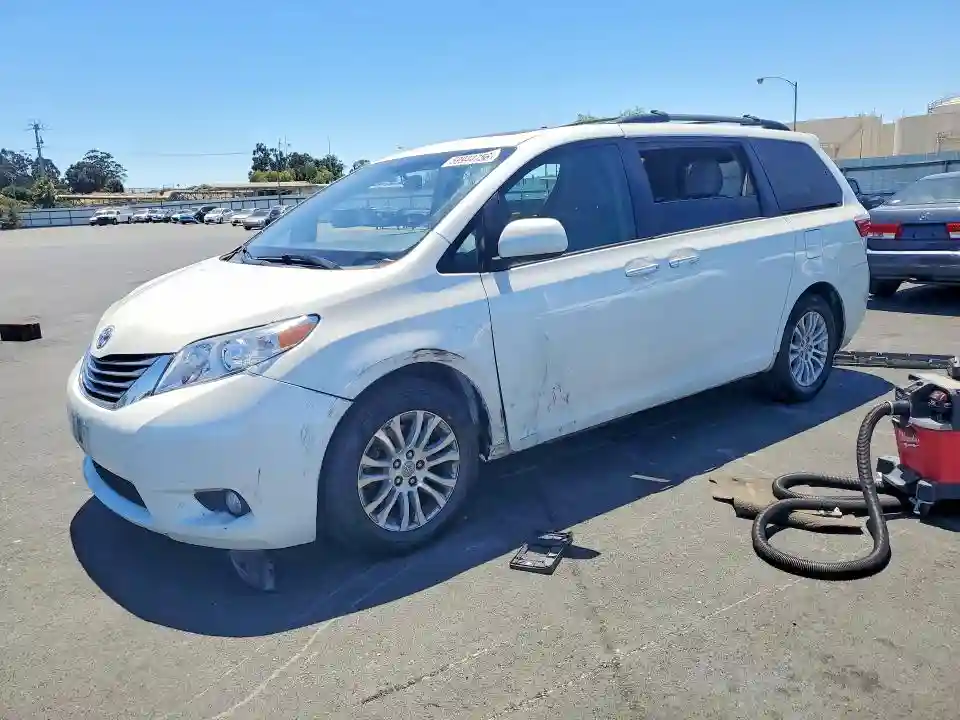 5TDYK3DC6FS671634 2015 TOYOTA SIENNA-0