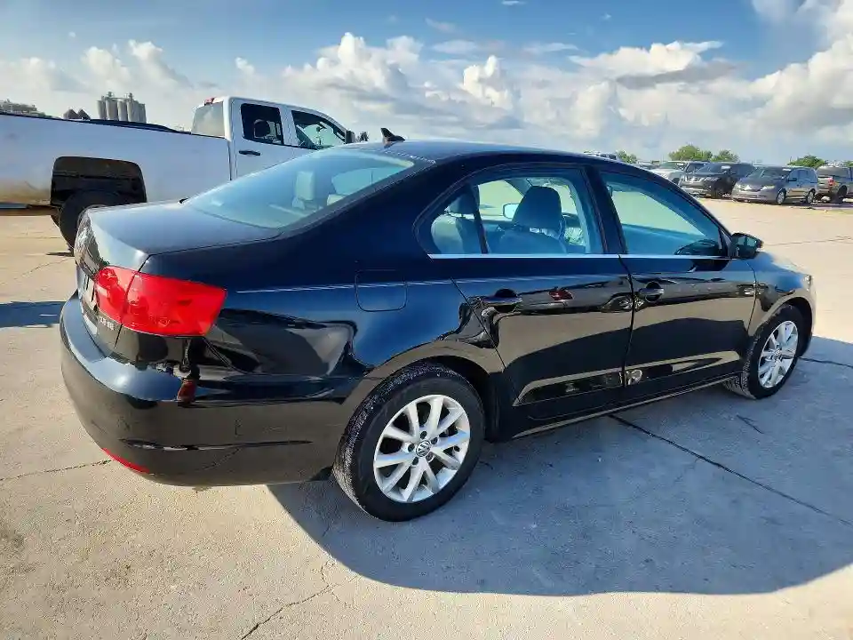 3VWDX7AJ7DM392858 2013 VOLKSWAGEN JETTA-2