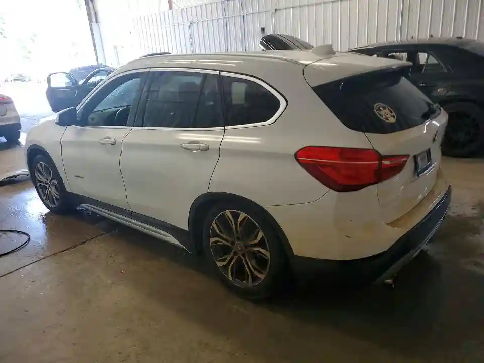 WBXHU7C37H5H37190 2017 BMW X1-1
