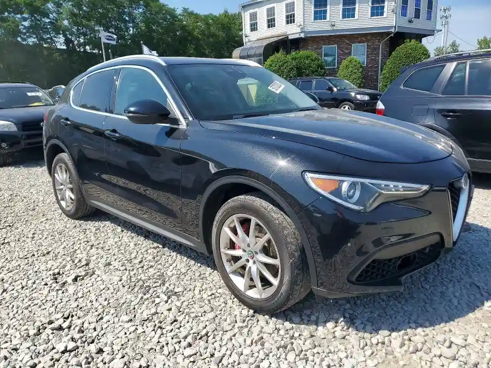 ZASFAKBN0J7B60472 2018 ALFA ROMEO STELVIO-3