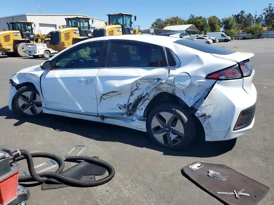 KMHC05LC3MU255283 2021 HYUNDAI IONIQ-1