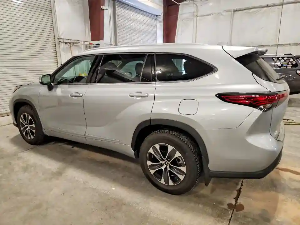 5TDGZRBH6NS578717 2022 TOYOTA HIGHLANDER-1