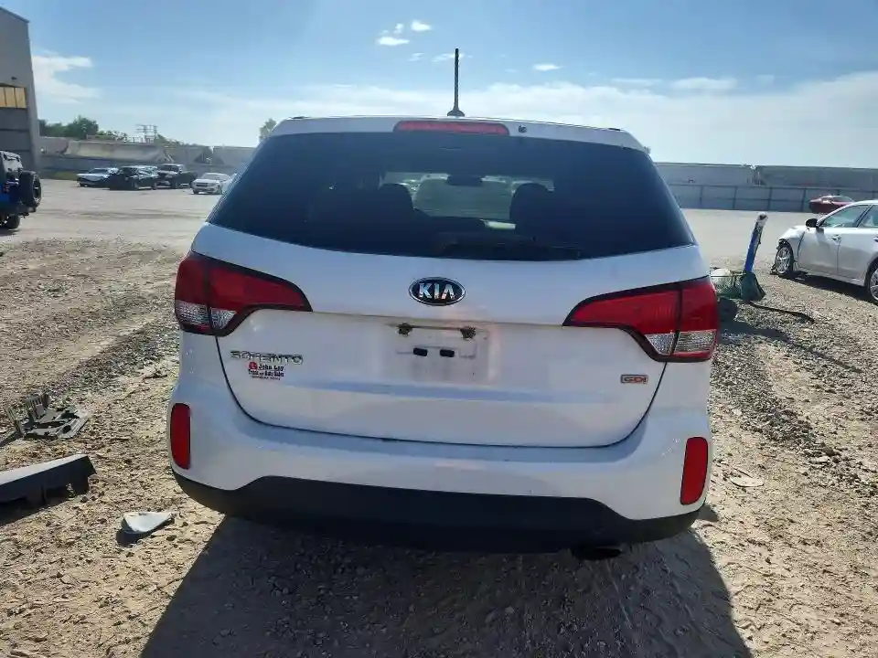 5XYKT3A66FG653424 2015 KIA SORENTO-5