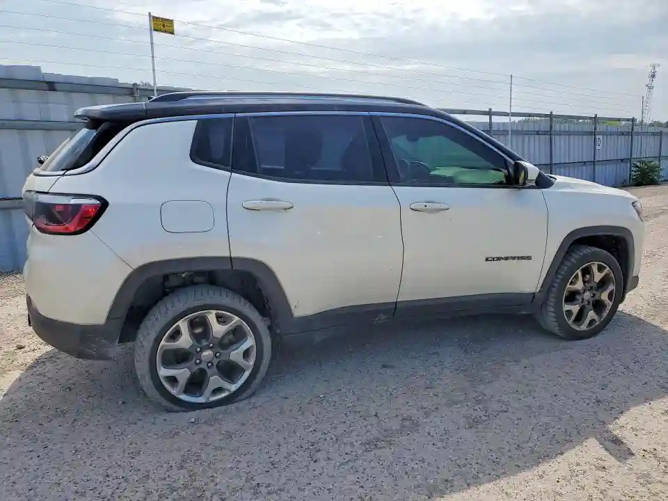 3C4NJDCB3JT417348 2018 JEEP COMPASS-2