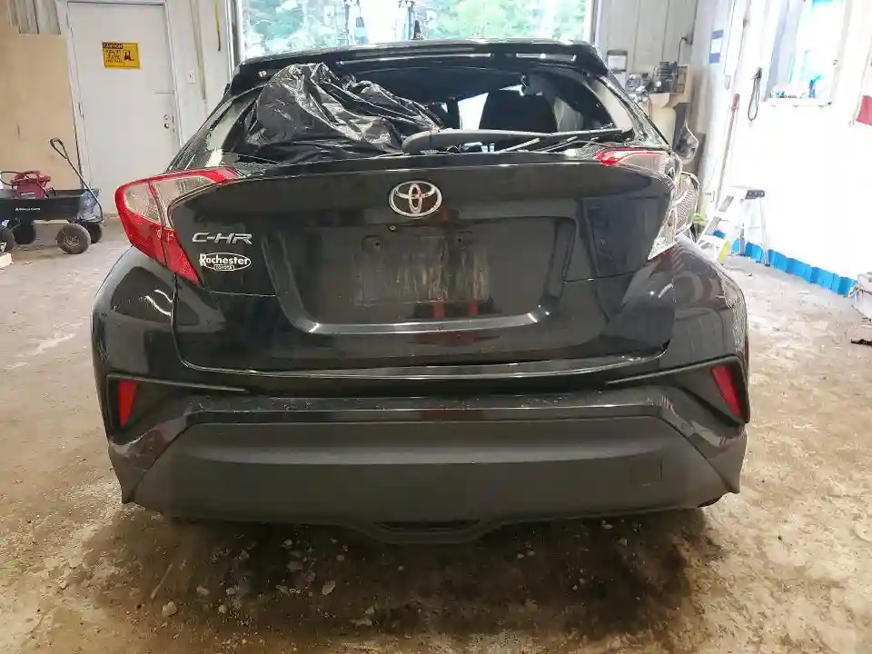 NMTKHMBX6JR040762 2018 TOYOTA C-HR-5