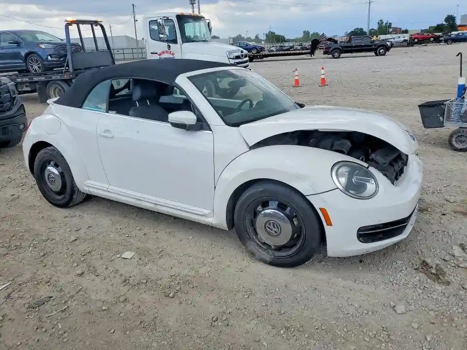3VW5X7AT2DM816839 2013 VOLKSWAGEN BEETLE-3