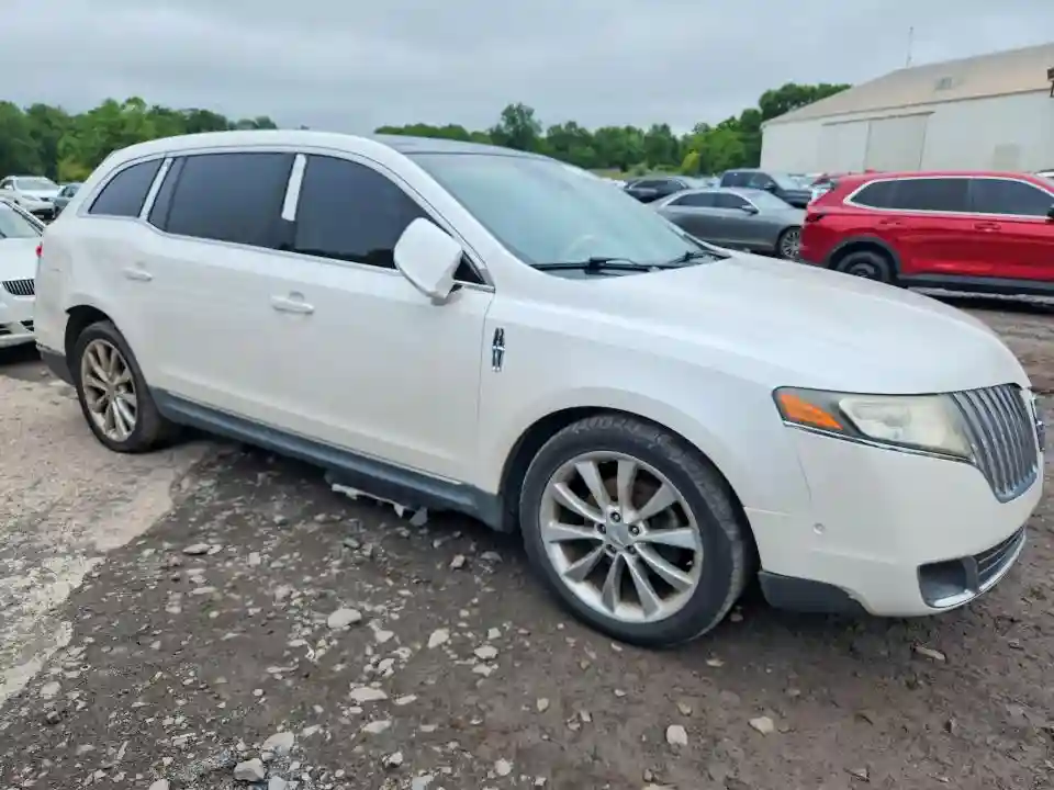 2LMHJ5AT1BBJ50125 2011 LINCOLN MKT-3