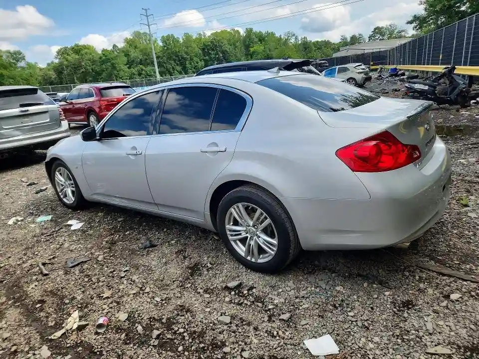 JN1CV6AR6FM523509 2015 INFINITI Q40-1
