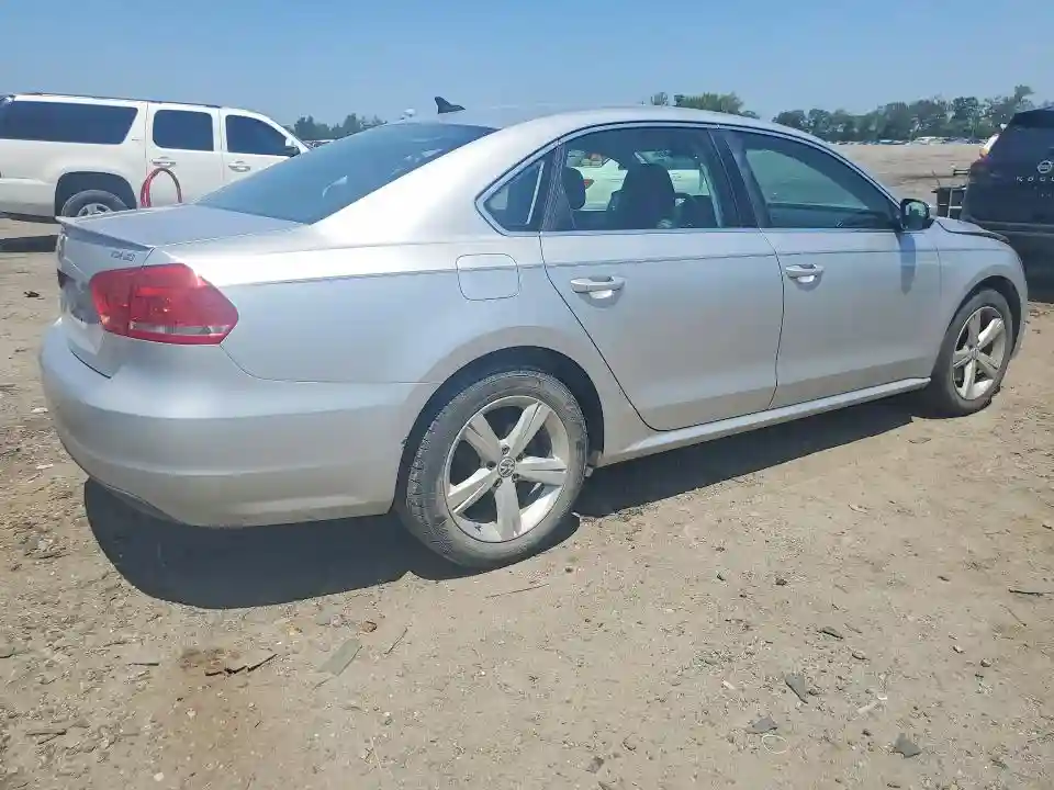 1VWBN7A33EC121443 2014 VOLKSWAGEN PASSAT-2