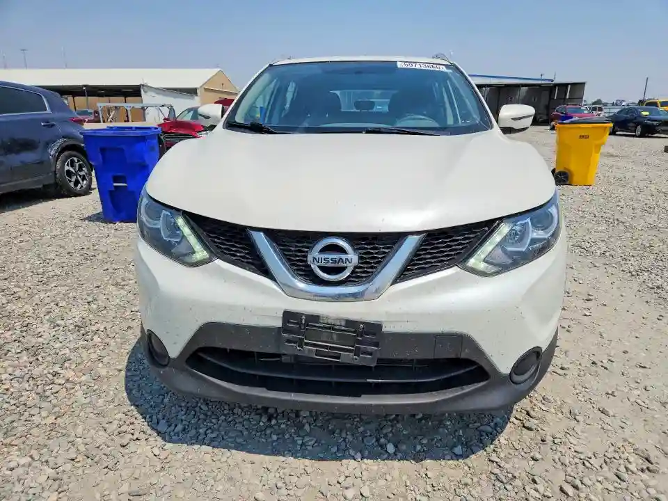 JN1BJ1CR1HW118575 2017 NISSAN ROGUE-4