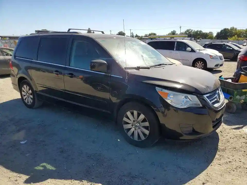 2C4RVACG1CR392472 2012 VOLKSWAGEN ROUTAN-3