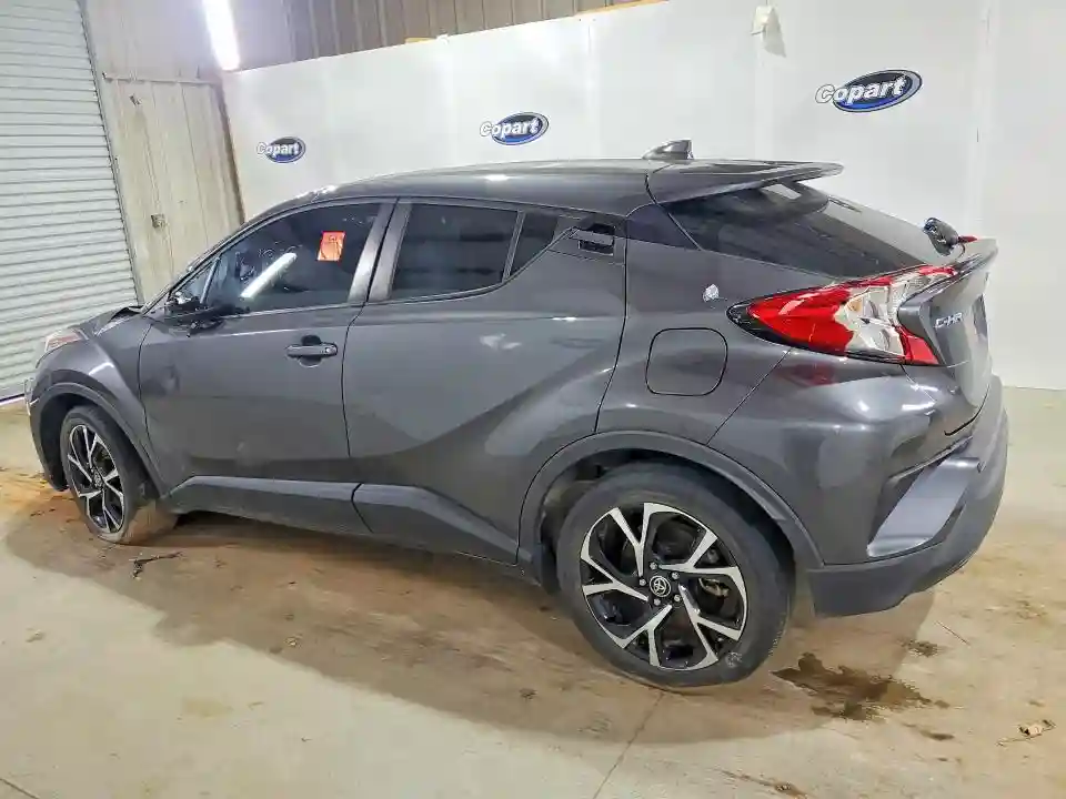 NMTKHMBX0MR131305 2021 TOYOTA C-HR-1