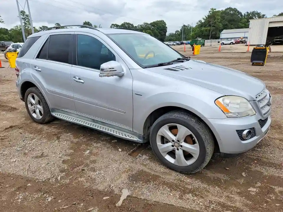 4JGBB2FB2BA701025 2011 MERCEDES-BENZ M-CLASS-3