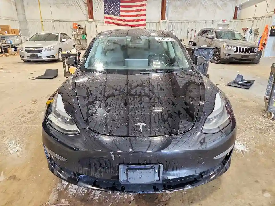 5YJ3E1EA3NF304034 2022 TESLA MODEL 3-4