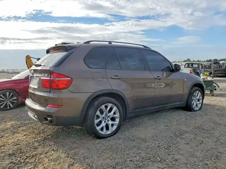5UXZV4C55D0B17314 2013 BMW X5-2