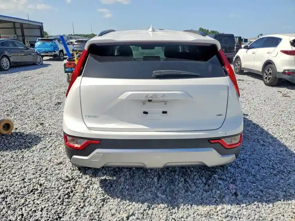 KNDCR3LE0S5213838 2025 KIA NIRO-5