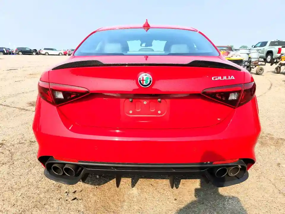 ZARFAEAV9J7592849 2018 ALFA ROMEO GIULIA-5