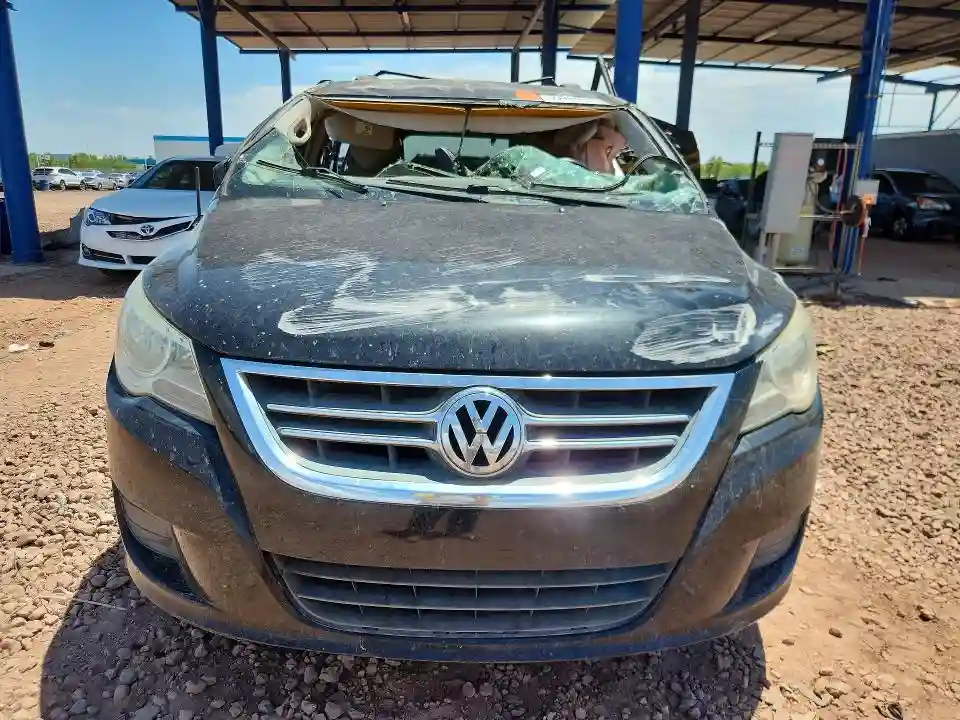2C4RVABG8CR151946 2012 VOLKSWAGEN ROUTAN-4