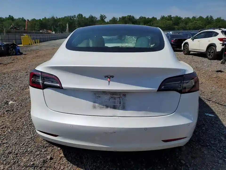 5YJ3E1EA8NF357084 2022 TESLA MODEL 3-5