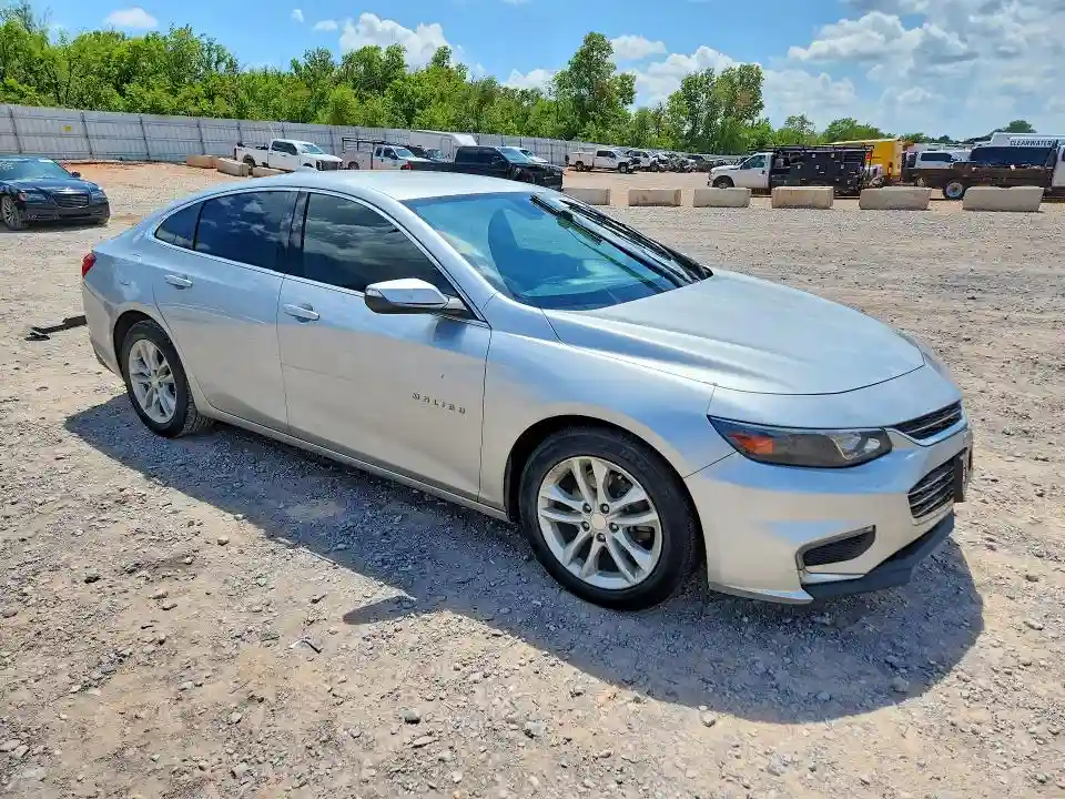 1G1ZD5ST8JF156049 2018 CHEVROLET MALIBU-3