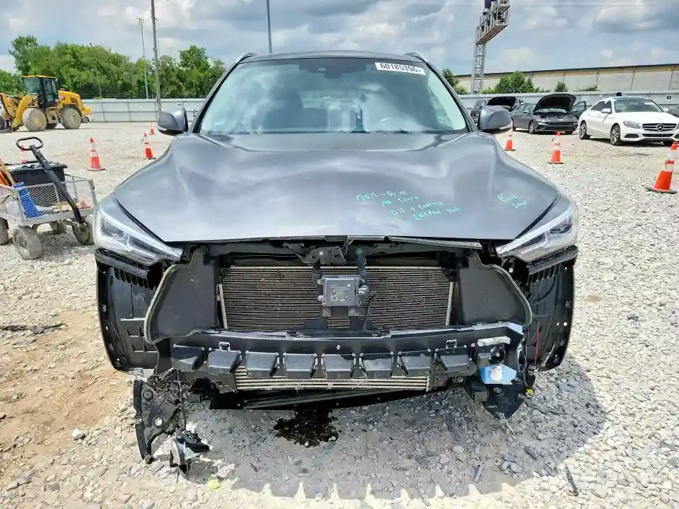3PCAJ5M32KF117957 2019 INFINITI QX50-4