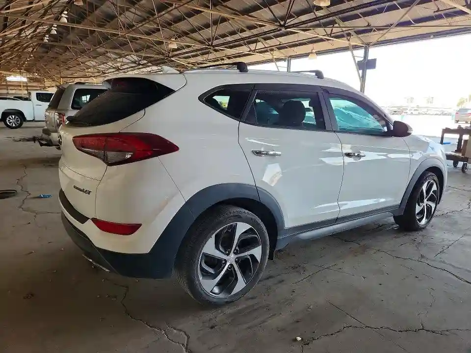 KM8J33A2XGU268601 2016 HYUNDAI TUCSON-2