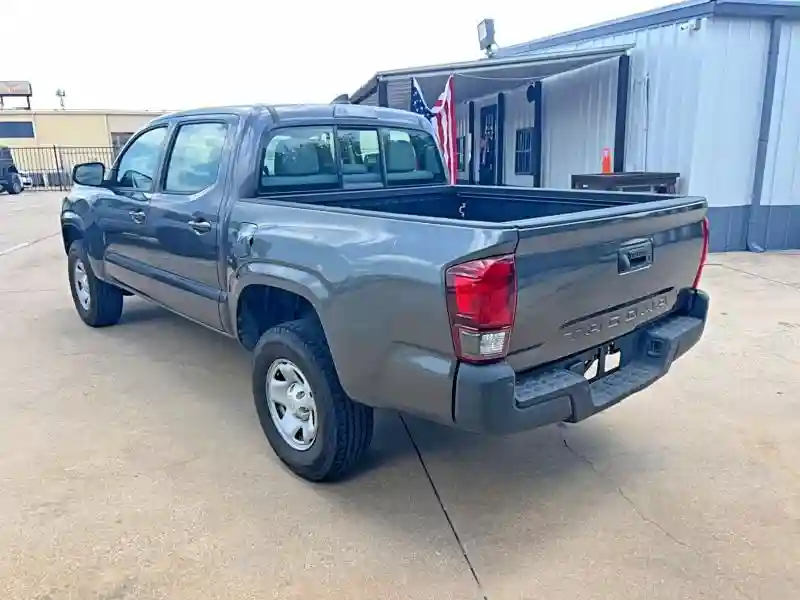 5TFAX5GN7JX104508 2018 TOYOTA TACOMA-2