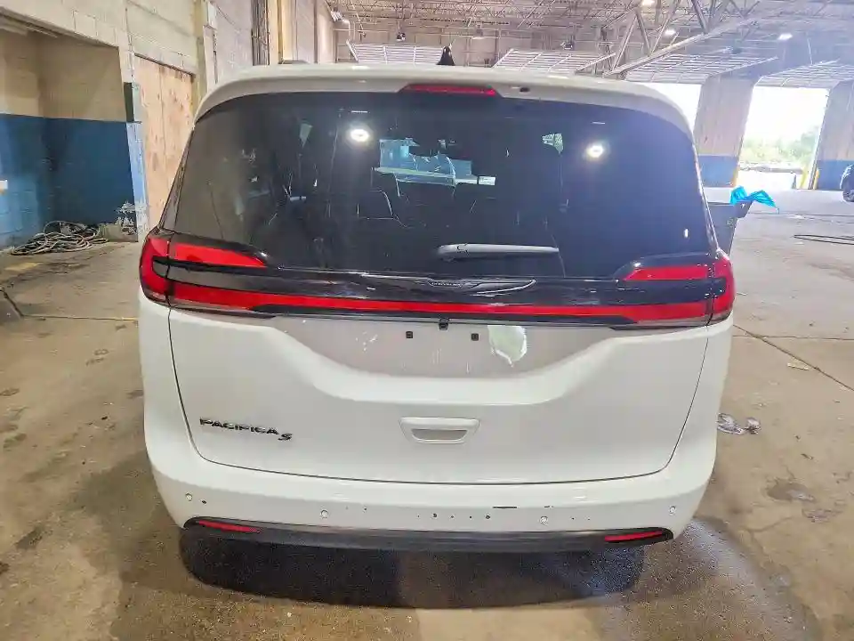 2C4RC1BG8TR267511 2026 CHRYSLER PACIFICA-5