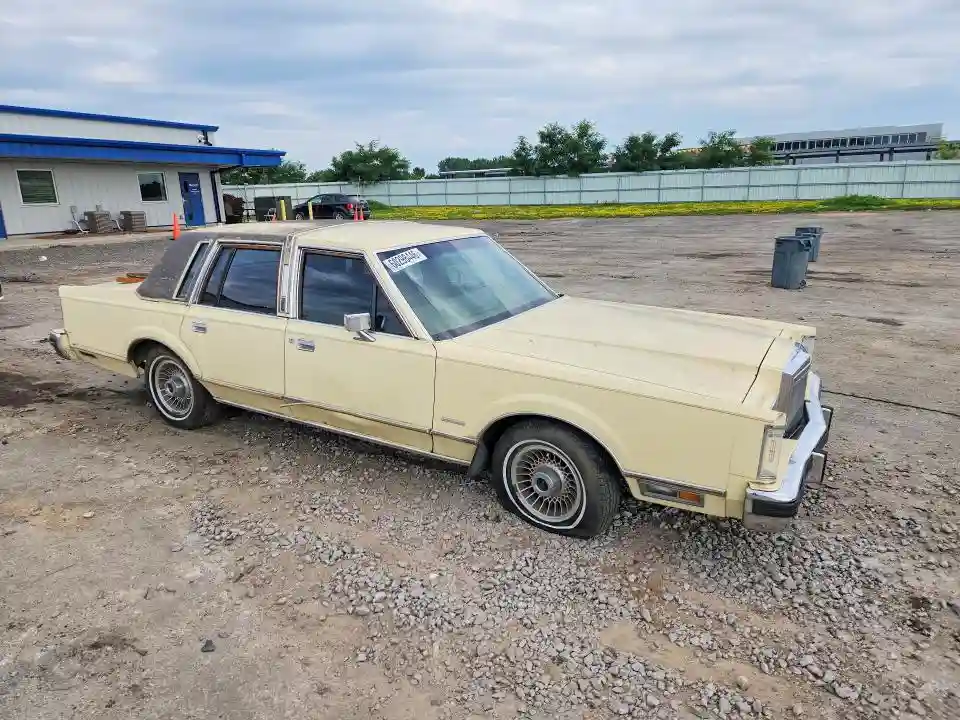 1LNBP94F3BY612359 1981 LINCOLN TOWNCAR-3