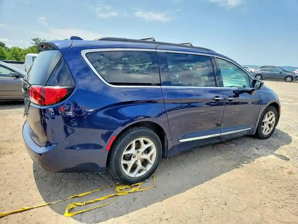 2C4RC1BG6HR523166 2017 CHRYSLER PACIFICA-2
