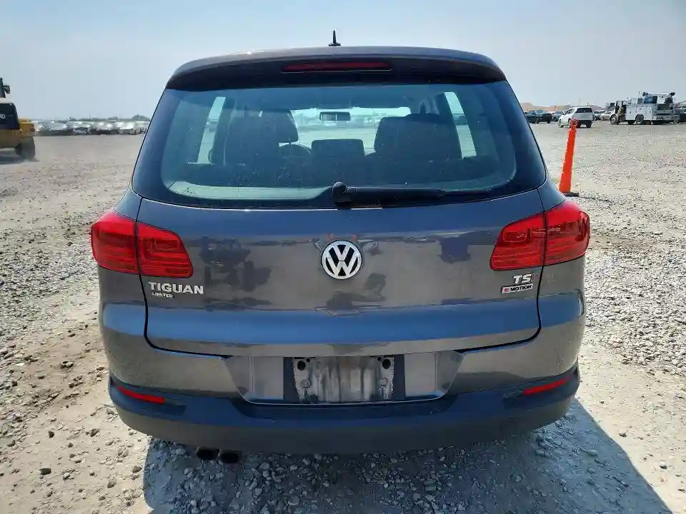 WVGBV7AX7JK000576 2018 VOLKSWAGEN TIGUAN LIM-5
