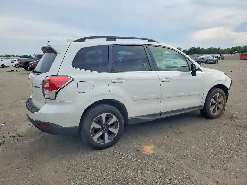 JF2SJARC5JH555328 2018 SUBARU FORESTER-2